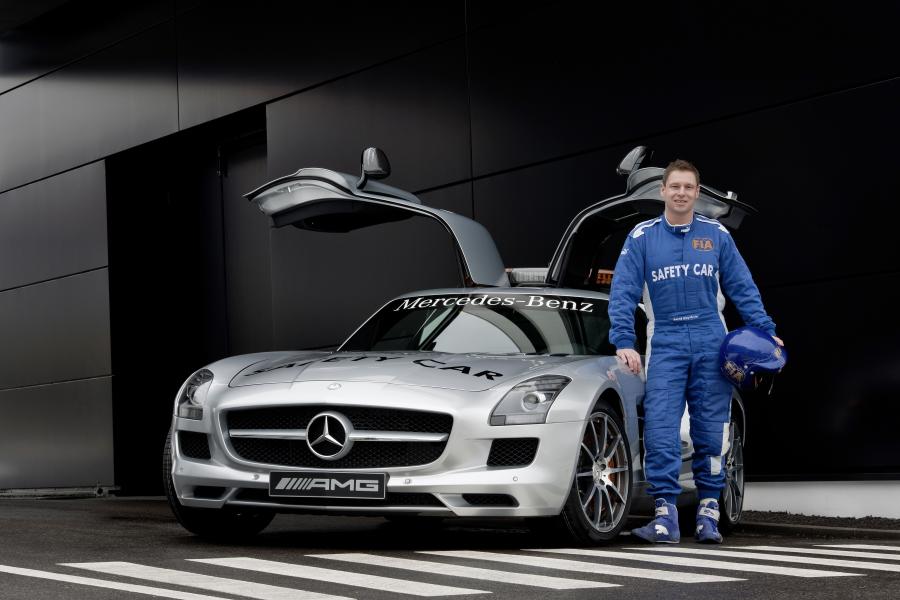  Mercedes-Benz SLS AMG F1 Safety Car 2010 года  (фото 20 из 46)